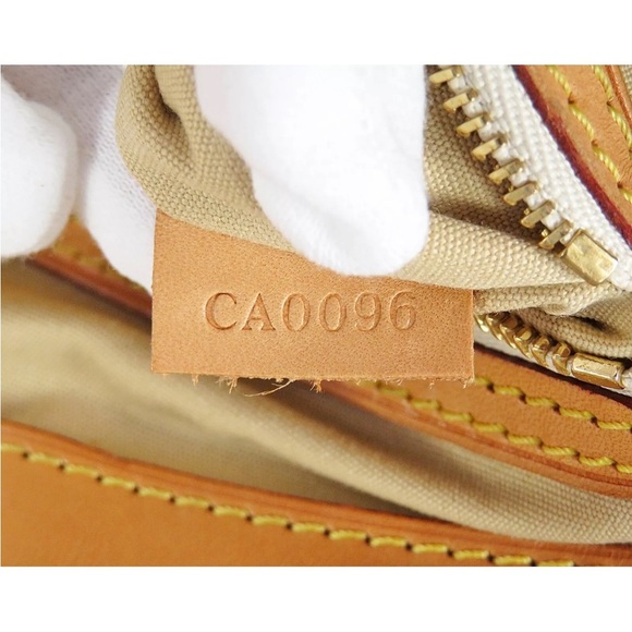 Louis Vuitton White and Tan Checkered Tote - Picture 15 of 16